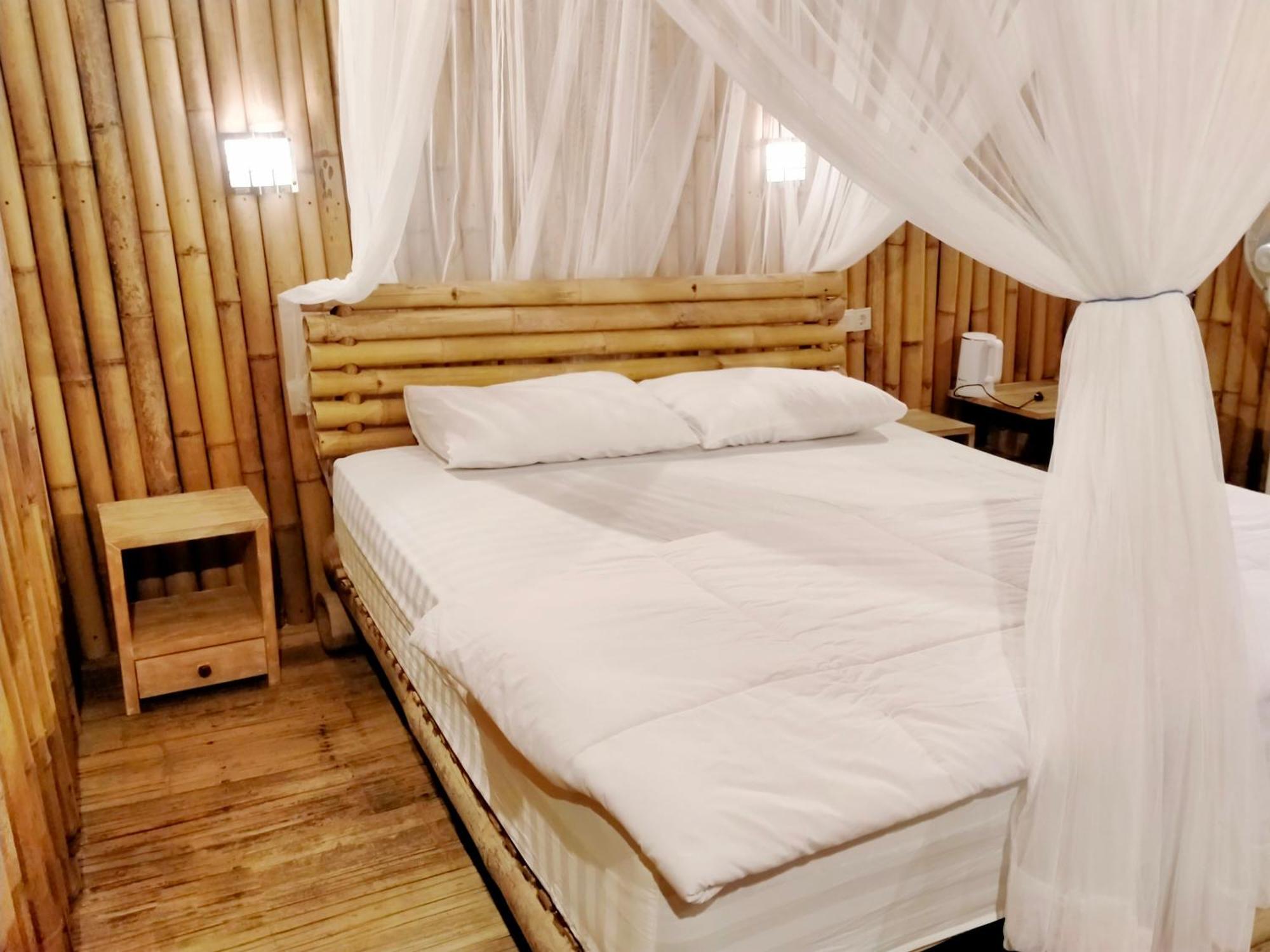Loca Lobo Lodges Riung, Flores Extérieur photo