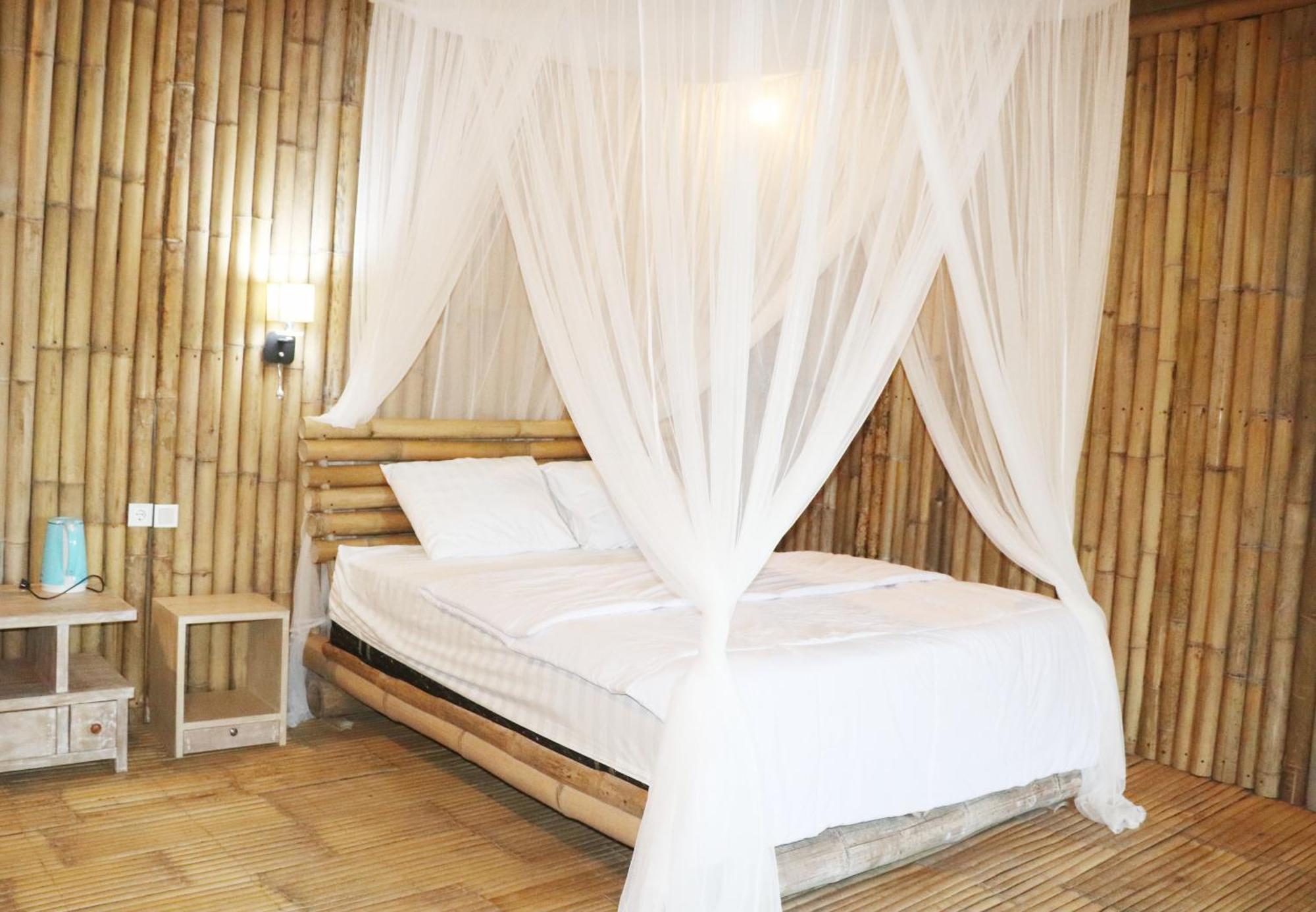 Loca Lobo Lodges Riung, Flores Extérieur photo